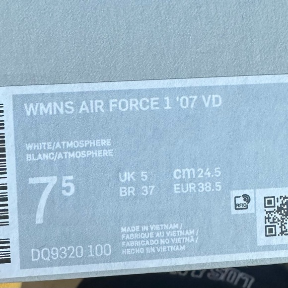 Women’s Air Force 1 Valentine’s Day - Picture 5 of 5